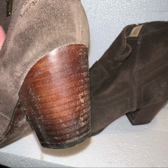 Frye 9.5 Booties Chocolate Suede - Picture 9 of 11